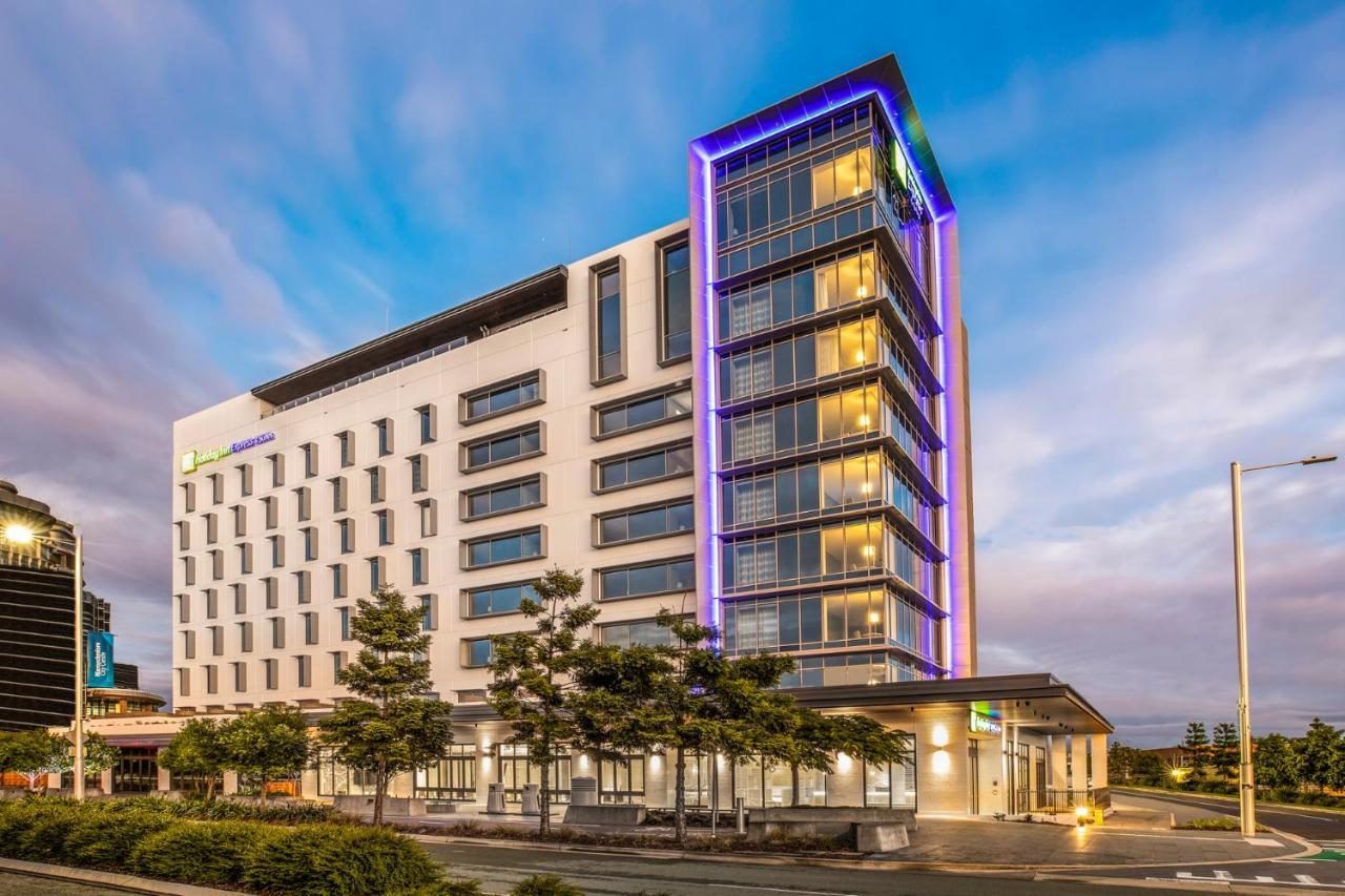 Holiday Inn Express & Suites Sunshine Coast By Ihg Maroochydore Dış mekan fotoğraf